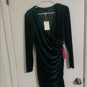 Alex Marie Deep Green Velvet Long Sleeve Dress